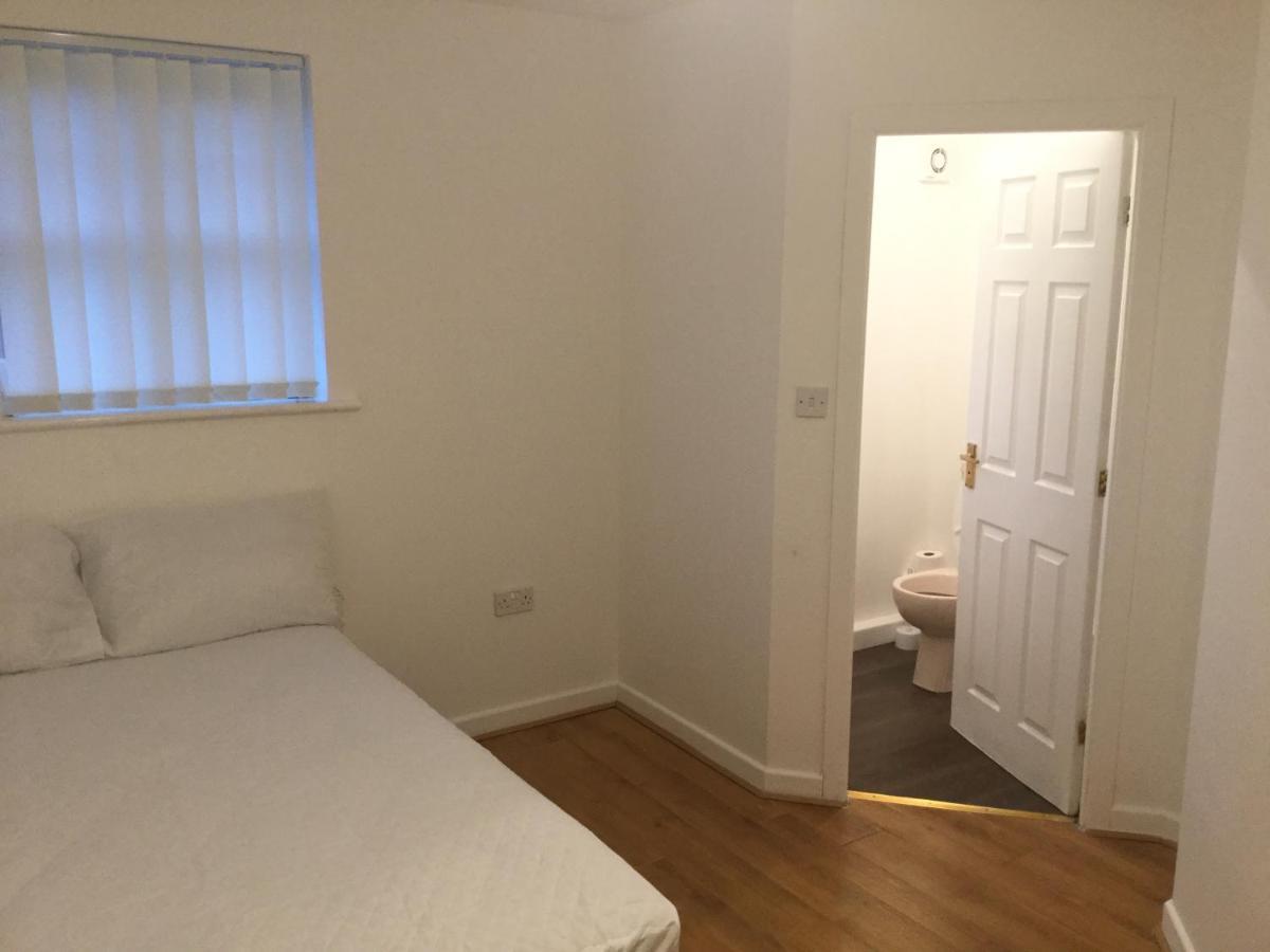 Quiet Residential Area Within Easy Reach Of Town Apartamento Manchester Exterior foto